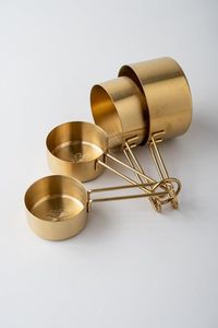 Gold <b>Measuring</b> <b>Cups</b> <b>Set</b> Round Minimalist Design Aluminum Alloy Handle Polished Finish - Product Image 1