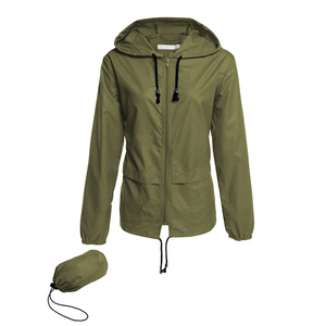 Veste de randonnée softshell bleu clair à capuche pour femme, imperméable, fermeture éclair, manches longues, coupe classique, longueur normale, pour le printemps - Product Image 4
