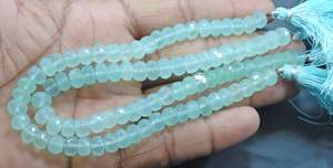 Cuentas facetadas redondas de calcedonia natural, hilo de cuentas sueltas de piedras preciosas para la fabricación de joyería artesanal al por mayor. - Product Image 3