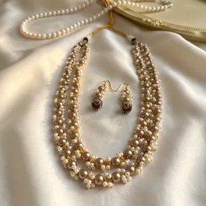 Ensemble de collier et boucles d'oreilles élégants en perles de coquille brune plaquées or 8 mm et perles blanches de 3 mm, bijoux de mariage raffinés - Product Image 6