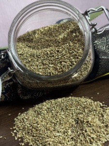 Graines de fenugrec indien de qualité export, Ajwain naturel entier séché, épice brute pour la cuisine et la transformation alimentaire - Product Image 3
