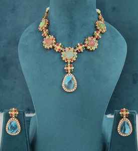 Collar de calidad premium con hermosos aretes, diseño ligero y único, estilo minimalista, se adapta tanto a la ropa étnica como a la occidental. - Product Image 1