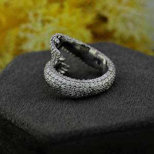 Bague Statement Unique en Forme de Main Givrée, Moissanite 1,50 ct, Plaqué Or, Bijou Classique de Luxe pour Femme, Tendance Hip Hop - Product Image 2