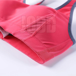Soutien-gorge de sport respirant à séchage rapide pour femme, haute maintenante, design épuré avec logo frontal, en Spandex/Polyester écologique pour le yoga - Product Image 3