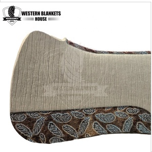 Tapis de selle en feutre de laine mérinos américaine de haute qualité Tapis d'équitation en cuir imprimé multicolore avec doublure en polaire - Product Image 2