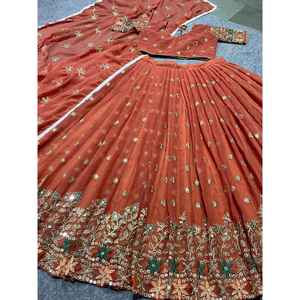 Robes de mariée de créateur Élégant Lehenga Choli avec broderie et séquence pour fête - Product Image 2