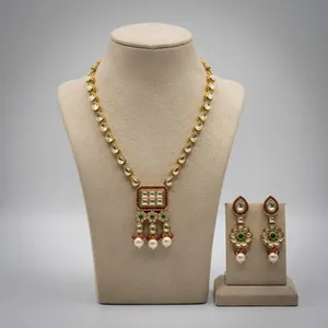 Parure de collier indien Polki Kundan plaqué or avec zircon, bijoux de mariée imposants avec boucles d'oreilles pour mariage et fête - Product Image 4