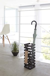 Porte-parapluie moderne en métal avec structure en cadre, support autoportant pour la décoration de la maison, finition thermolaquée - Product Image 3