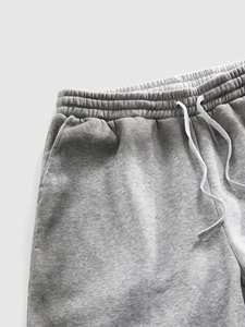 Pantalones de chándal personalizados con estampado de letras, teñido por pulverización, con dobladillo curvo, estilo urbano, para venta al por mayor - Product Image 5