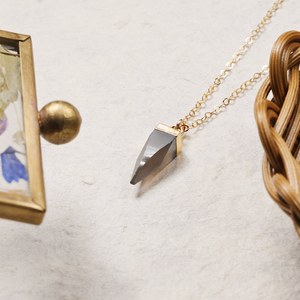 NIKHIL GEMS Pendentif en Pierre de Lune Grise Naturelle en Argent 925, Style Vintage, pour Fiançailles, Divination, Cadeau d'Anniversaire pour Elle - Product Image 1