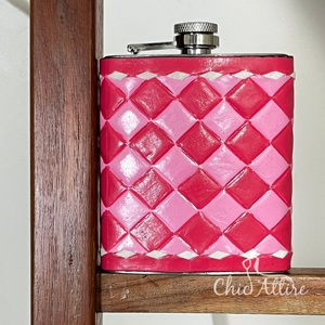 กระติกน้ำหนังวัวแท้สลักลายด้วยมือ ปี 2026 สำหรับใส่เหล้าวิสกี้  แบบพกพา  ขายส่งและอุปกรณ์ - Product Image 1