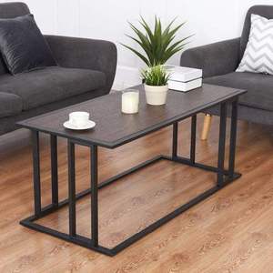 Table basse en métal artisanale de qualité supérieure avec des détails haut de gamme et un charme antique pour des intérieurs luxueux et élégants. - Product Image 3