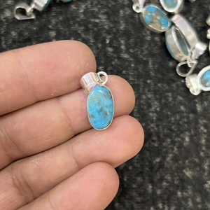 จี้เทอร์ควอยซ์ธรรมชาติทรงรีแบบคาโบชอง งานแฮนด์เมด เครื่องประดับพลอยขายส่ง สร้อยคอคริสตัลบำบัด ของที่ระลึกนำโชค - Product Image 3