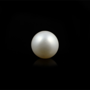 Handcrafted 5.85 Carat Loose Freshwater Pearl Gemstone for Fine Jewelry - Product Image 2