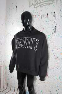 Sudadera Cuello Alto KENNY BLACK 100% NEGRO con Apliques Bordados, Sudadera de Cuello Ancho con Hilos Finos - Product Image 3