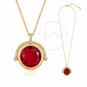 Hermoso Collar Colgante de Cristal Rojo Hidrotermal de Diseño, Chapado en Oro de Latón con Halo de Circonitas, Joyería para Mujer - Product Image 1