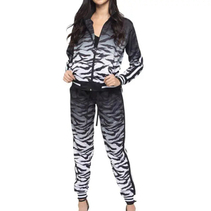 Conjunto Deportivo Casual para Mujer con Estampado de Cebra, Sudadera con Cremallera Completa y Pantalones, Ropa Deportiva Transpirable de Poliéster, Estilo Otoñal - Product Image 1