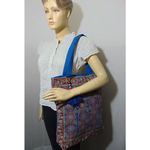 Sac fourre-tout ethnique brodé à la main, magnifique sac à bandoulière de style bohème, sac à main ethnique artistique avec broderie complexe - Product Image 2