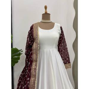 Vestido Anarkali de Diseñador para Fiestas, Tela de Chifón con Trabajo de Hilo y Lentejuelas - Product Image 2