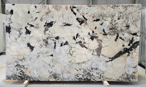 หินแกรนิตอินเดียแบล็คกาแล็กซี่พรีเมียม ดีไซน์ทันสมัย ขัดเงา กันน้ำ แผ่นและบล็อกแบบกำหนดเองได้ สำหรับพื้นที่รับประทานอาหารภายในบ้าน ลายร่อง - Product Image 3