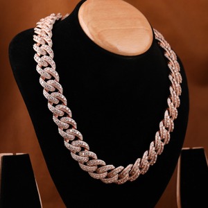 Chaîne cubaine en diamant la plus vendue pour hommes, collier à maillons étincelants style hip-hop, bijoux de rue, disponible au meilleur prix - Product Image 1