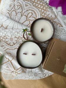 Vela Aromática Coco Eco para Spa, Hecha a Mano con Cáscara de Coco Natural, Aroma a Coco, Biodegradable, para Acción de Gracias y Pascua - 100g - Product Image 1