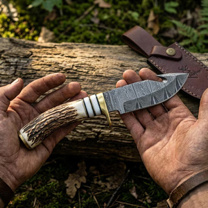 Cuchillo de Caza de Acero de Damasco Hecho a Mano por A&M ENTERPRISES, Mango de Asta de Ciervo, Grado Industrial, Supervivencia, Utilidad, Profesional, Camping, OEM - Product Image 2