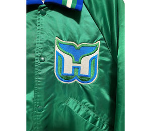 Chaqueta Varsity Verde para Hombre con Logotipo de la Letra H Bordado, Cuello de Satén, Corte Regular, Ropa Casual de Otoño - Product Image 3