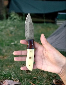 Cuchillo de Caza Imperial Enterprises de Acero de Damasco de Grado Industrial con Hoja de Punta Caída, Mango de Cuero y Funda de Cuero - Product Image 4