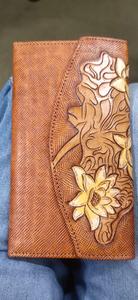 Cartera de mano de cuero de grano completo de primera calidad con adorno floral, patrón de cocodrilo, estilo vintage, cierre de solapa para uso diario de mujer - Product Image 2