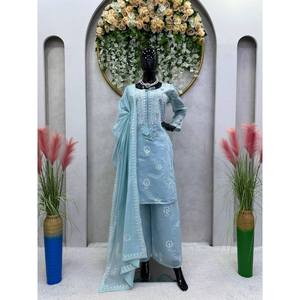 Conjunto de Top y Pantalón de Organza con Encaje y Dupatta Color Cielo, a la Moda - Product Image 1