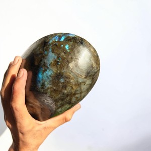 Bol ovale artisanal en labradorite, récipient en cristal de guérison pour bibelots et décoration intérieure - Product Image 3