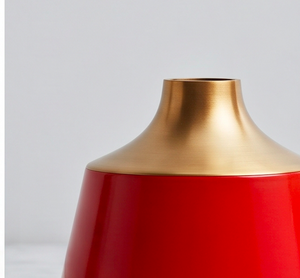 Impresionante Florero Metálico Rojo y Dorado, Perfecto para Decoración de Bodas, Recepciones de Oficina o Regalos de Inauguración de Casa - Product Image 3
