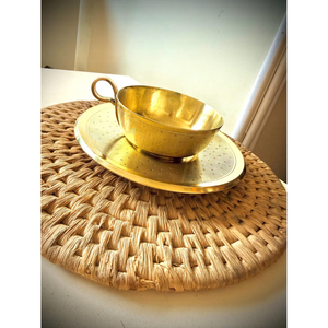 Tasse à thé et soucoupe en laiton sculptées, design simple, service à thé rond, finition dorée, accessoires de vaisselle décoratifs, fournitures cadeaux - Product Image 1
