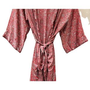Vente en gros de kimono en soie élégant thermique vintage de luxe pour femmes, housse de bikini indien à fleurs pour l'été, peignoir de plage Maxi Sari - Product Image 5