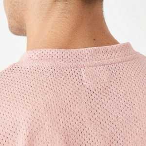 Ensemble décontracté pour homme en maille rose clair, t-shirt oversize et short assorti, style streetwear léger, collection été 2026 - Product Image 3