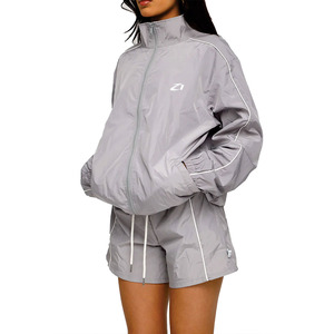 Conjunto de Chaqueta Cortavientos Gris Oversize y Pantalones Cortos con Cierre Frontal, Estilo Deportivo Unisex, Tejido Ligero, Sudadera con Capucha para Primavera - Product Image 1