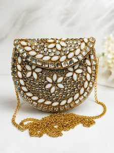 Bolso de Mano Mini de Latón Hecho a Mano con Mosaico, Cadena de Diamantes de Imitación, Solapa y Forro de Terciopelo de 7 Pulgadas para Fiesta de Boda o Noche de Mujer - Product Image 1