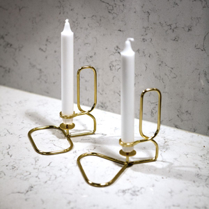 Portavelas Metálico Minimalista Contemporáneo con Líneas Elegantes y Modernas para un Estilo de Hogar Contemporáneo - Product Image 3