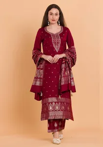 Tissu de robe pour femme Safaa Winter Zainab Premium Acrowool tissé non coupé avec étole, matière pour costumes et robes en laine - Product Image 4