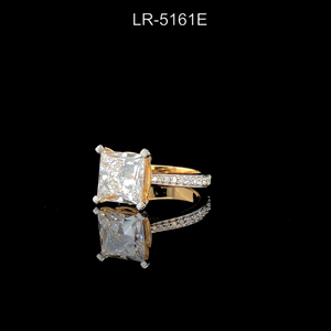 Bague de fiançailles en diamant de laboratoire taille princesse certifié IGI 3,30 CTW avec bande pavée de diamants, or jaune 14 carats plaqué rhodium - Product Image 2
