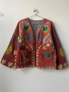 Veste en velours brodée Suzani faite à la main, veste Suzani, veste d'hiver, manteau pour femme, manteau court en tissu - Product Image 4