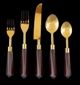 Ensemble de couverts de luxe pour l'hôtellerie, collection de cuillères, fourchettes et couteaux en métal pour les lieux de restauration haut de gamme - Product Image 4