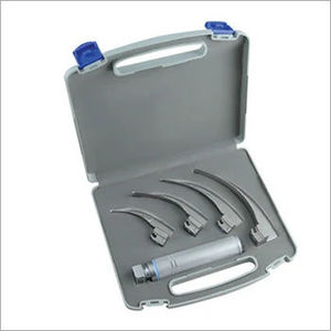 Appareil d'intubation chirurgicale hospitalier standard à poignée fonctionnant sur batterie, avec plusieurs unités de lames Macintosh de tailles variées - Product Image 4