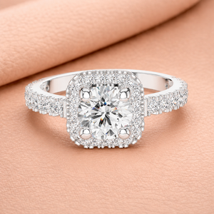 Élégante bague de promesse en diamant halo coussin pour femme en or rose, blanc et jaune, bijoux de mariage et d'anniversaire - Product Image 1
