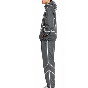 Survêtement en nylon personnalisé pour hommes, vêtements de sport en plein air, course à pied, jogging, fabricant de vêtements en gros OEM ODM, survêtement en nylon pour hommes - Product Image 1