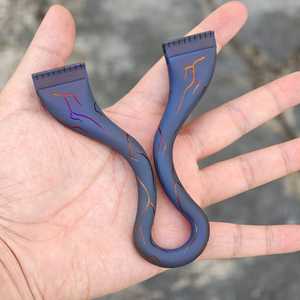 Tuyau bleu avec motif de veines orange et lance-pierre en forme de pièce de puzzle - Product Image 4