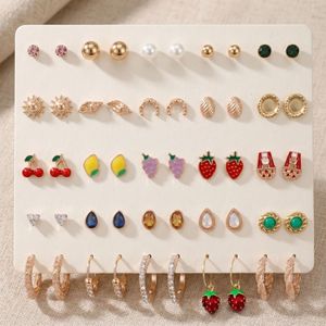 Juego de 25 Pares de Aretes de Mariposa - Aretes de Moda Antideslustre para Mujeres y Niñas - Product Image 2