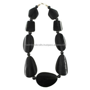 Collar de Resina Hecho a Mano, Elegante Colgante de Resina Epoxi para Mujer, Artesanía Khadim, Opción de Logotipo Personalizado para Regalo - Product Image 1