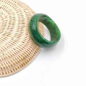 Conjunto de Brazaletes de Resina Brillante Creative Art Zone, Brazaletes Modernos Artesanales para Fiestas, Accesorio Destacado de Primera Calidad para Mujer - Product Image 6